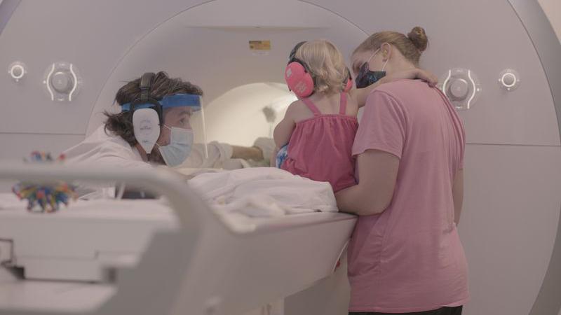Zašto se ne sećamo perioda kada smo bili bebe 3 beba na magnetnoj rezonanci