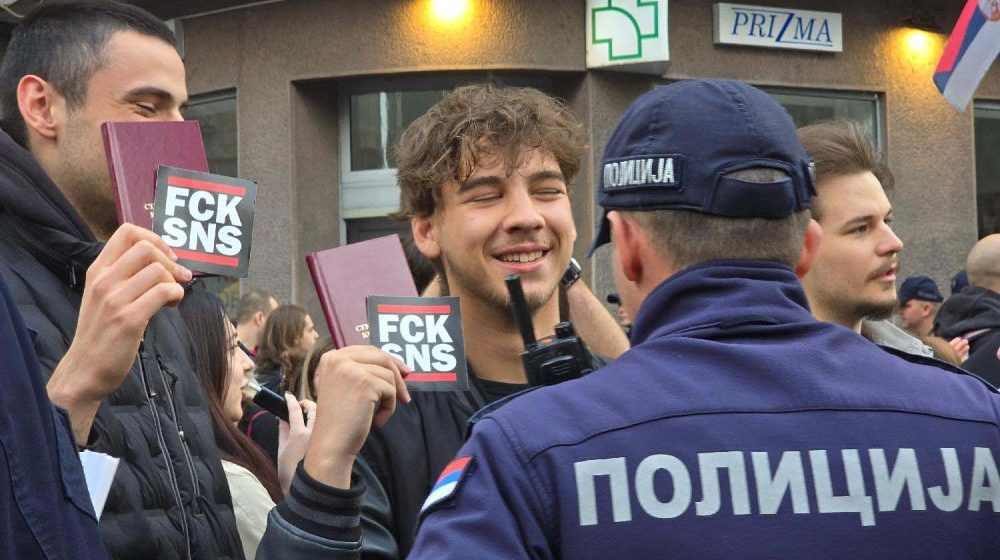 Bravo: Na svečanoj sednici Skupštine Novog Sada nismo učestvovali jer policija tuče studente 7