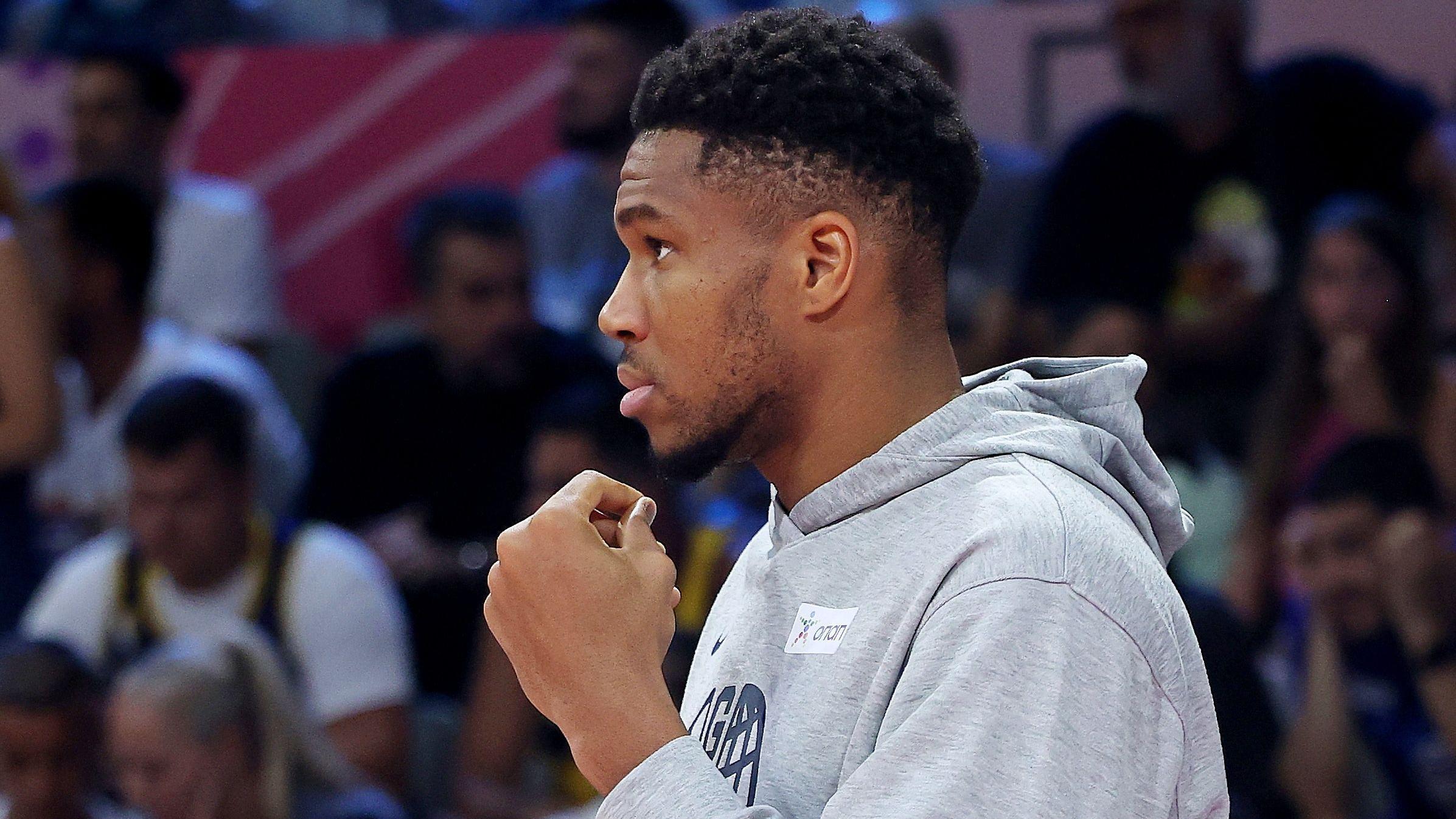 Janis Adetokumbo je meč ispratio sa klupe