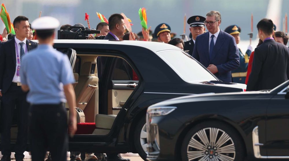 Vučić sa Sijem o obojenim revolucijama u Beogradu i Honkongu 1