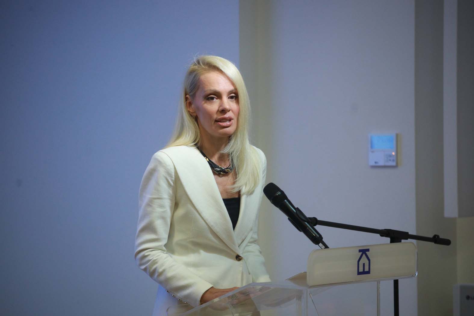 Raporti i KE-së do t'i kërkojë Serbisë të vendosë: BE apo jo 2 Raporti i KE-së do t'i kërkojë Serbisë të vendosë: BE apo jo 1