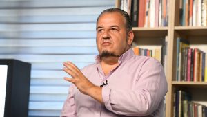 Profesor Pravnog fakulteta Univerziteta u Beogradu i jedan od inicijatora "ProGlasa" Miodrag Jovanović ocenio je da je predsedniku Srbije Aleksandru Vučiću, sada na mestu vrhovnog javnog tužioca, umesto Zagorke Dolovac, potreban "veći lojalista", i da bi tu "najradije video svog omiljenog tužioca" - šefa beogradskog Višeg javnog tužilaštva Nenada Stefanovića.