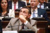 U kom svojstvu se u Skupštini Srbije obratio Aleksandar Vulin? 3
