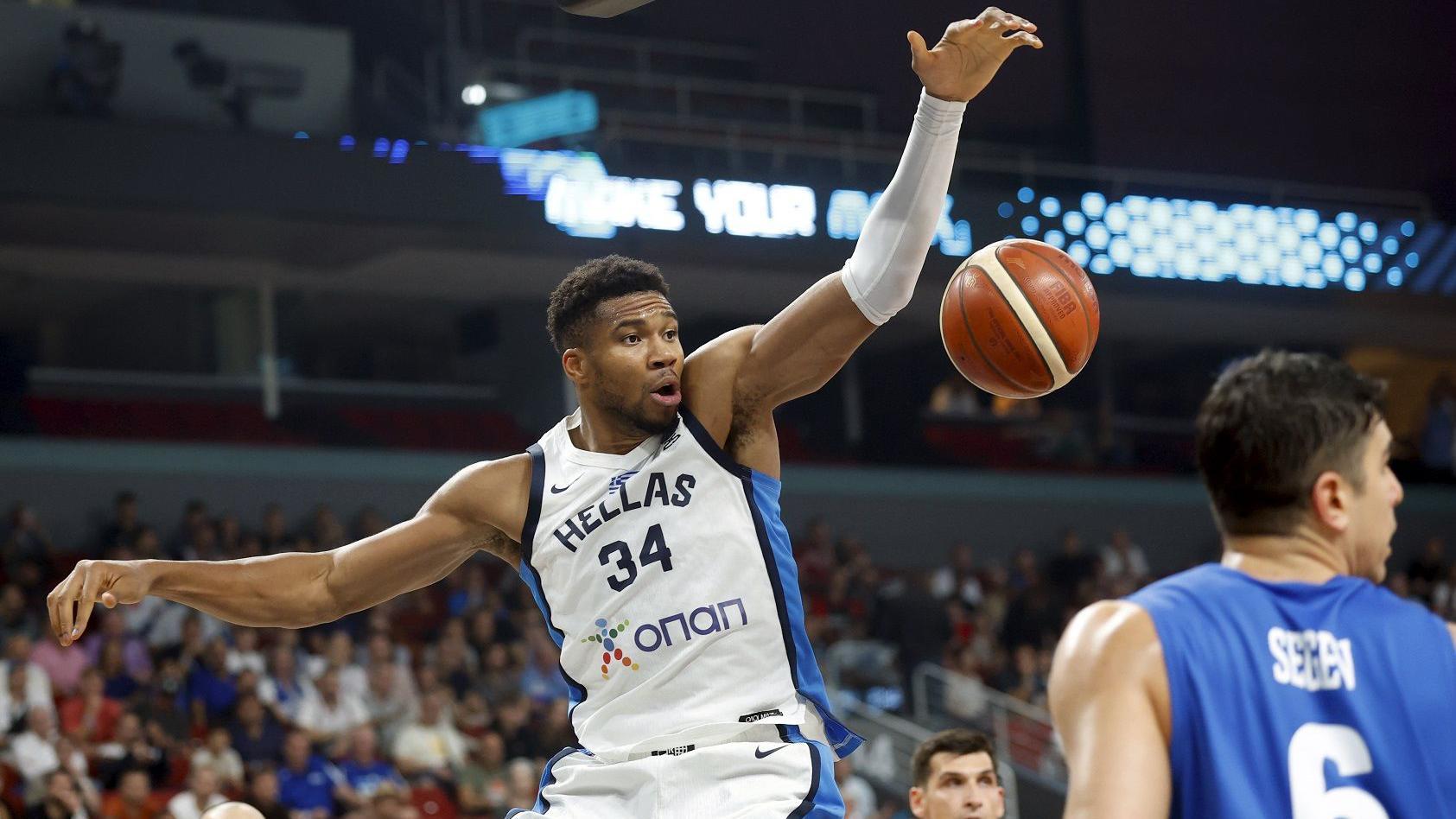 Evrobasket: Dončić odveo Slovence, a Adetokunbo Grke u četvrtfinale, senzacija Džikićeve Gruzije 2 Janis Adetokunbo u akciji