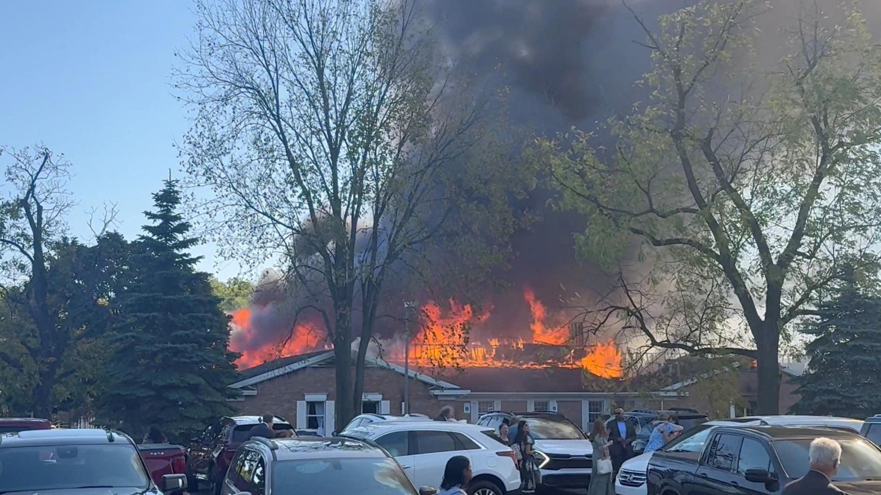 Četvoro ubijenih u pucnjavi u mormonskoj crkvi u Americi 1 Požar u crkvi