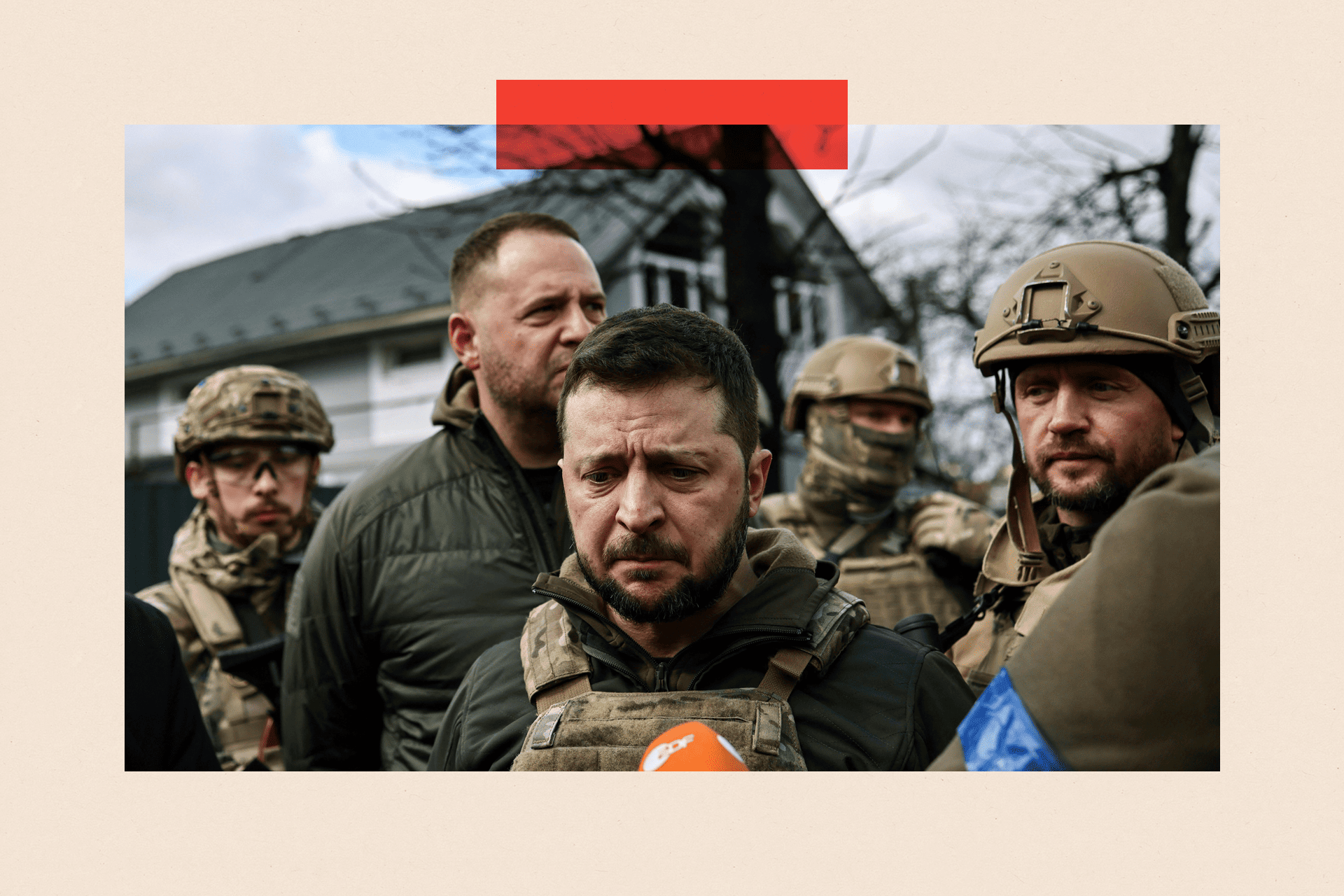 Kako Rusija tiho pokušava da pridobije svet izvan Zapada 9 Ukainian President Volodymyr Zelensky (C) speaks to the press in the town of Bucha