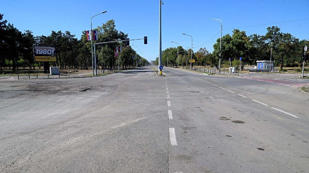 Počeli radovi na saniranju oštećenog asfalta tokom vojne parade 1