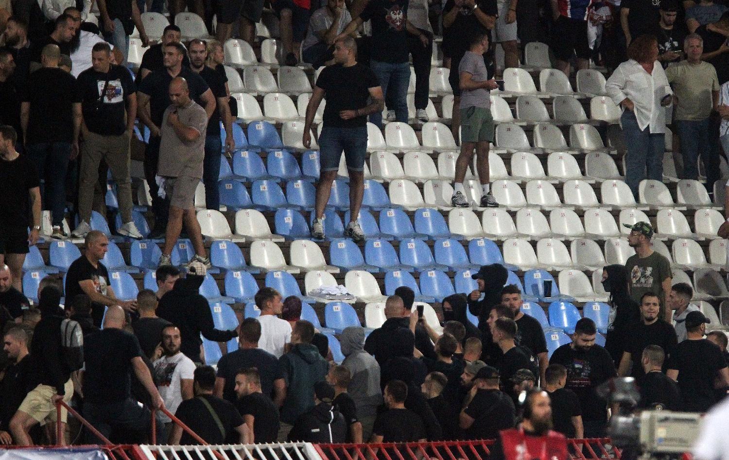 Srbija-Engleska: Brodolom i incidenti na tribinama - u fotografijama 7 srbija - engleska, incidenti na utakmici srbija - engleska