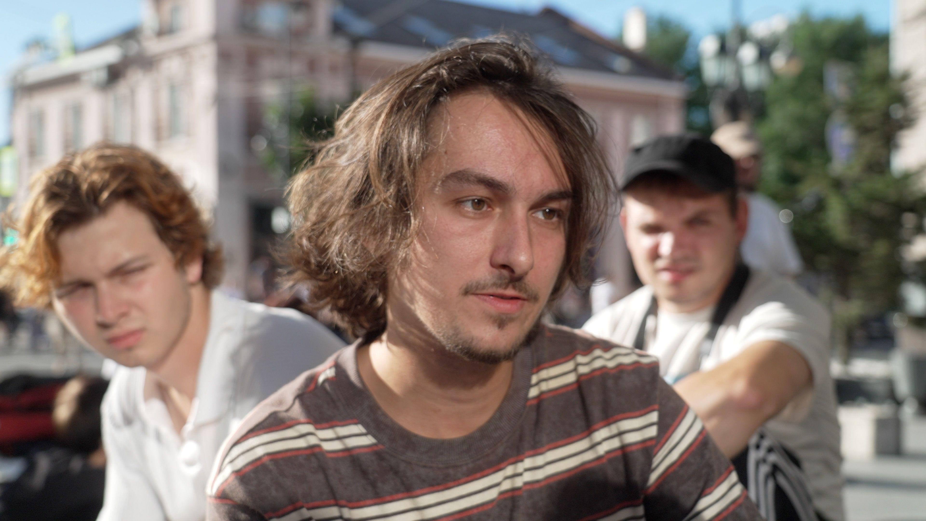 Udaljen je 6.400 kilometara od Ukrajine, ali i ovaj ruski grad je deo rata 4 Džoni London, lokalni muzičar