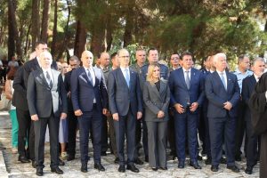 "Da imaju razuma, bežali bi glavom bez obzira iz zemlje": Macutova ideja o rekonstrukciji Vlade kao "šminkanje političkog mrtvaca" 21