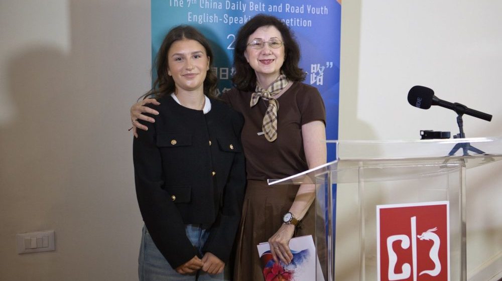 Jovana Milovanović učenica gimnazije u Paraćinu predstavljaće Srbiju na svetskom takmičenju u besedništvu u Kini 1