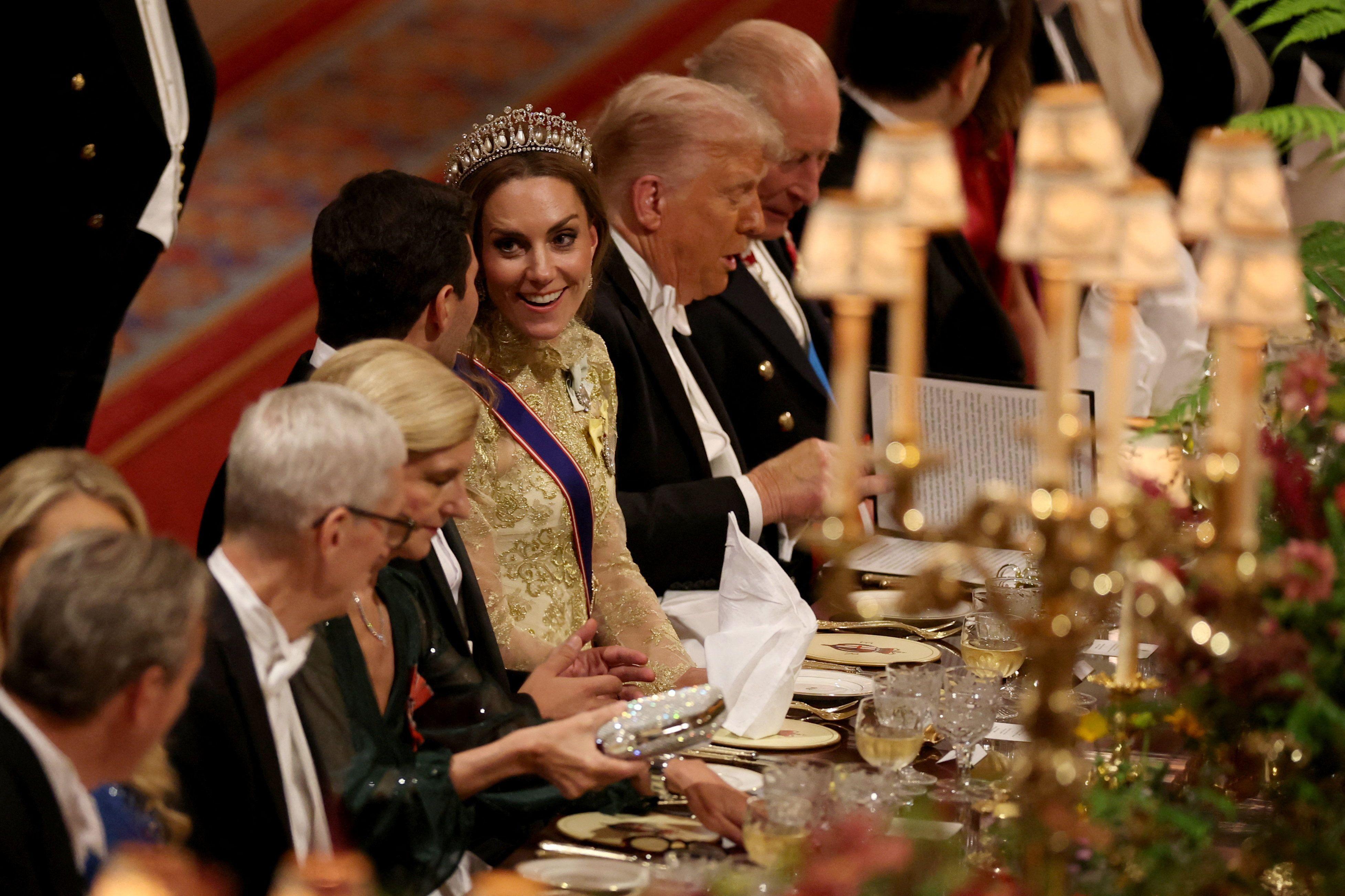 Konjak star 113 godina, meni na francuskom i 1.500 pribora za jelo: Kraljevski banket u čast Trampa 14 kejt midlton, priceneza kejt, kraljevski banket