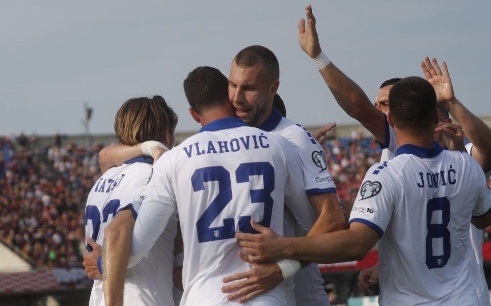 Orasnice za Pešića, 'zlatni bodovi' za Piksija: Srbija pobedila Letoniju 3 srbija fudbal, fudbaleri srbije, orlovi