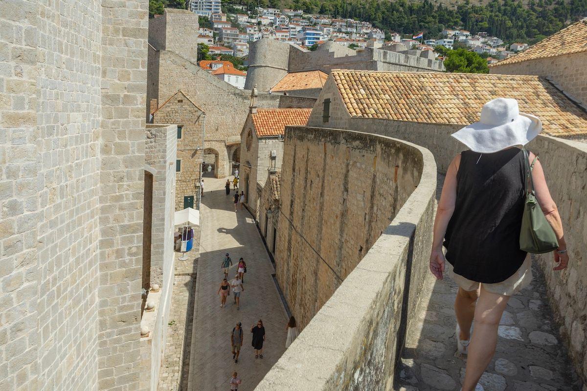 Od Diznilenda do živog grada: Hrabra borba Dubrovnika protiv prekomernog turizma 2 Zidina Dubrovnika