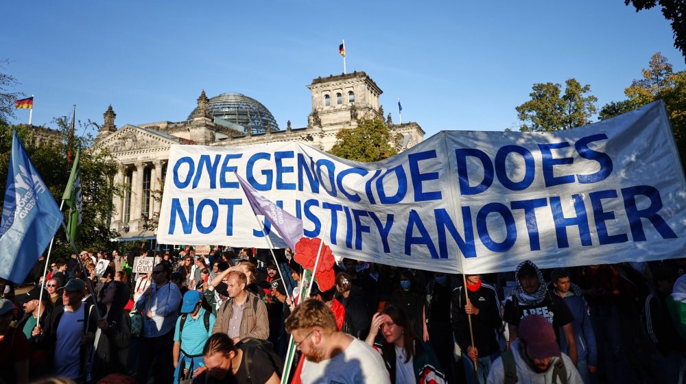 Desetine hiljada demonstranata u Berlinu pokazalo solidarnost sa Palestincima u Gazi 1