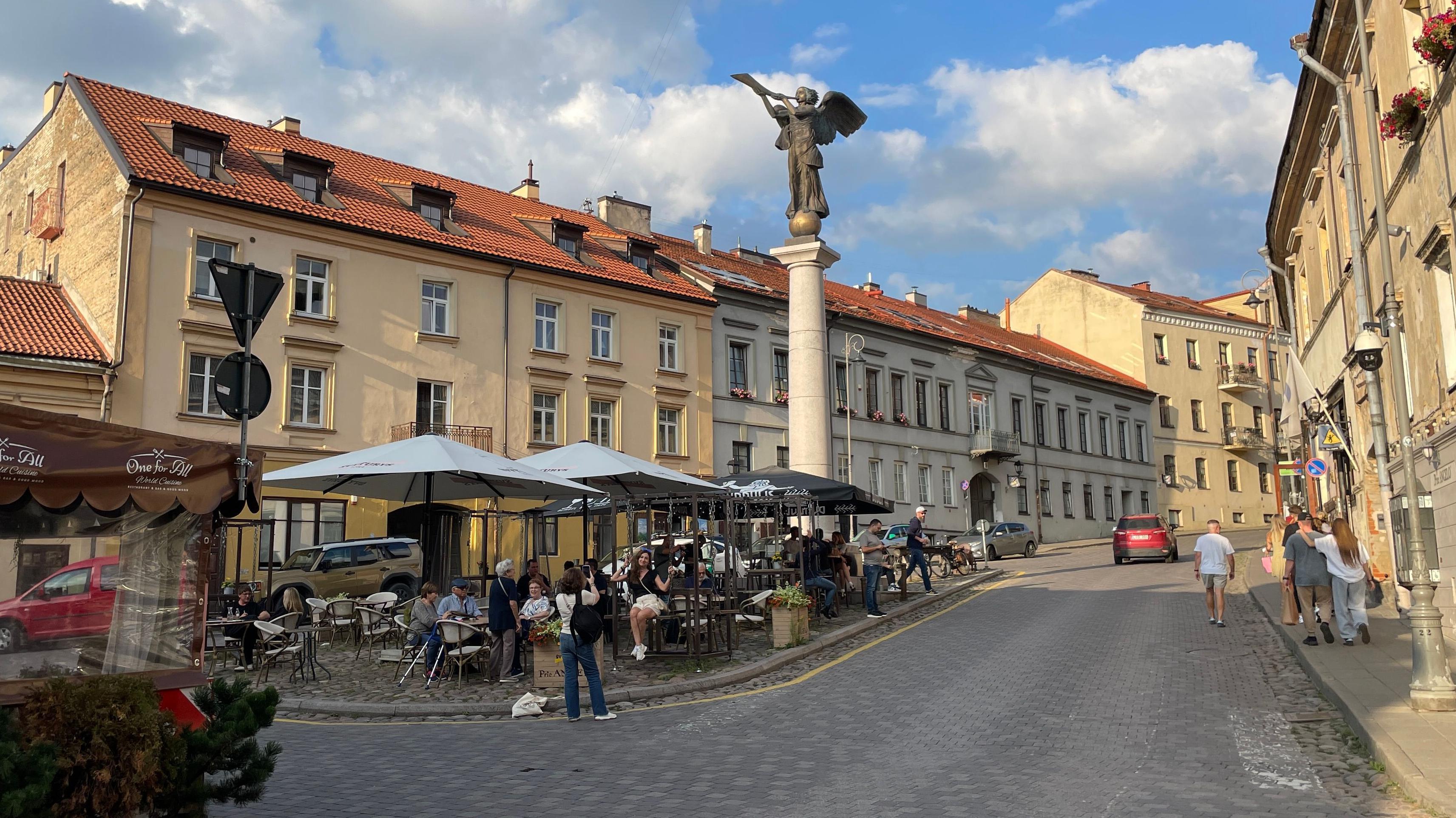 Spomenik „Anđela Užupisa" u centru republike