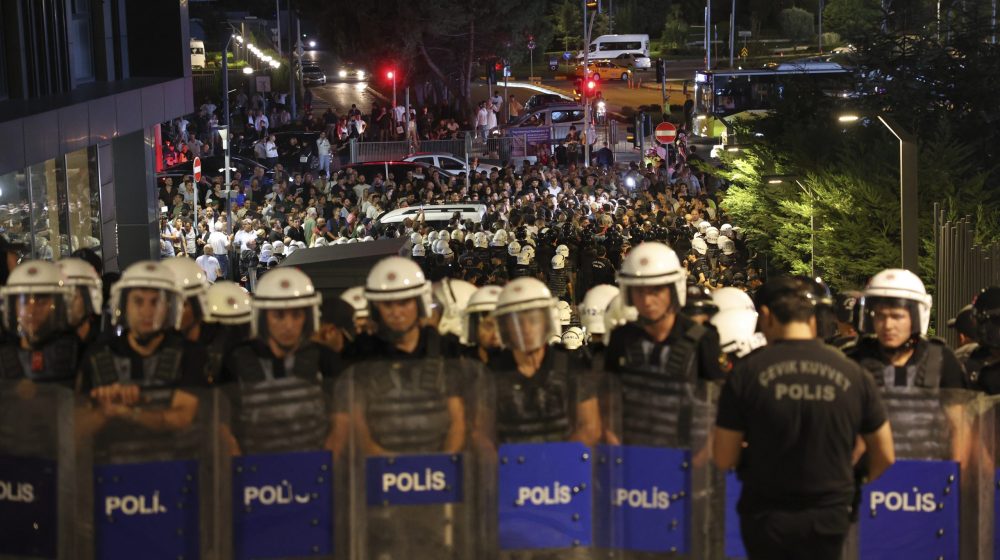 U Turskoj desetine hiljada demonstranata za podršku opoziciji 1