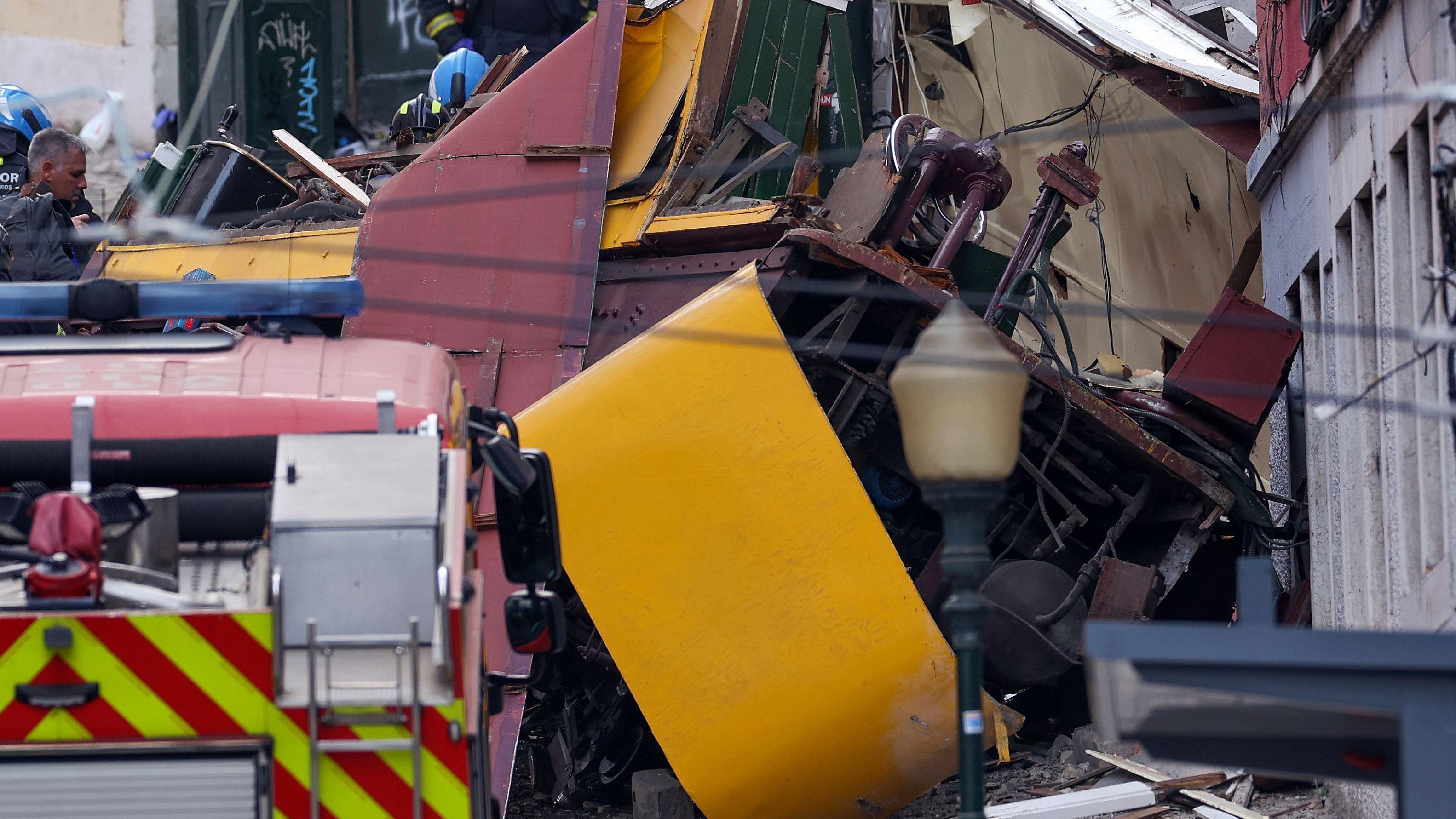 Nesreća na čuvenoj žičari u Lisabonu: Broj poginulih 16, kaže premijer 3 žičara u lisabonu, žičara Glorija u lisabonu, smrskana žičara u lisabonu