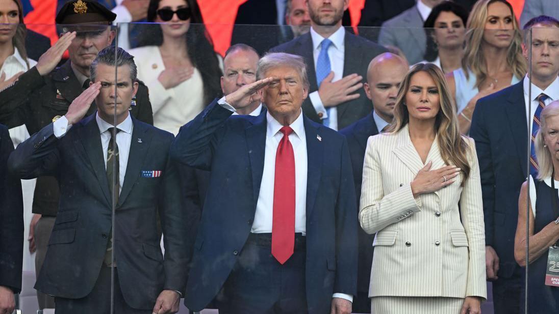 Kakvu poruku šalje vojna parada u Beogradu 7 Donald Tramp na vojnoj paradi u Vašingtonu 14. juna