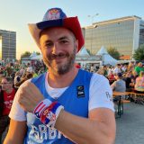 Šta rade i koga bodre Srbi u Rigi posle ispadanja 'Orlova' 5