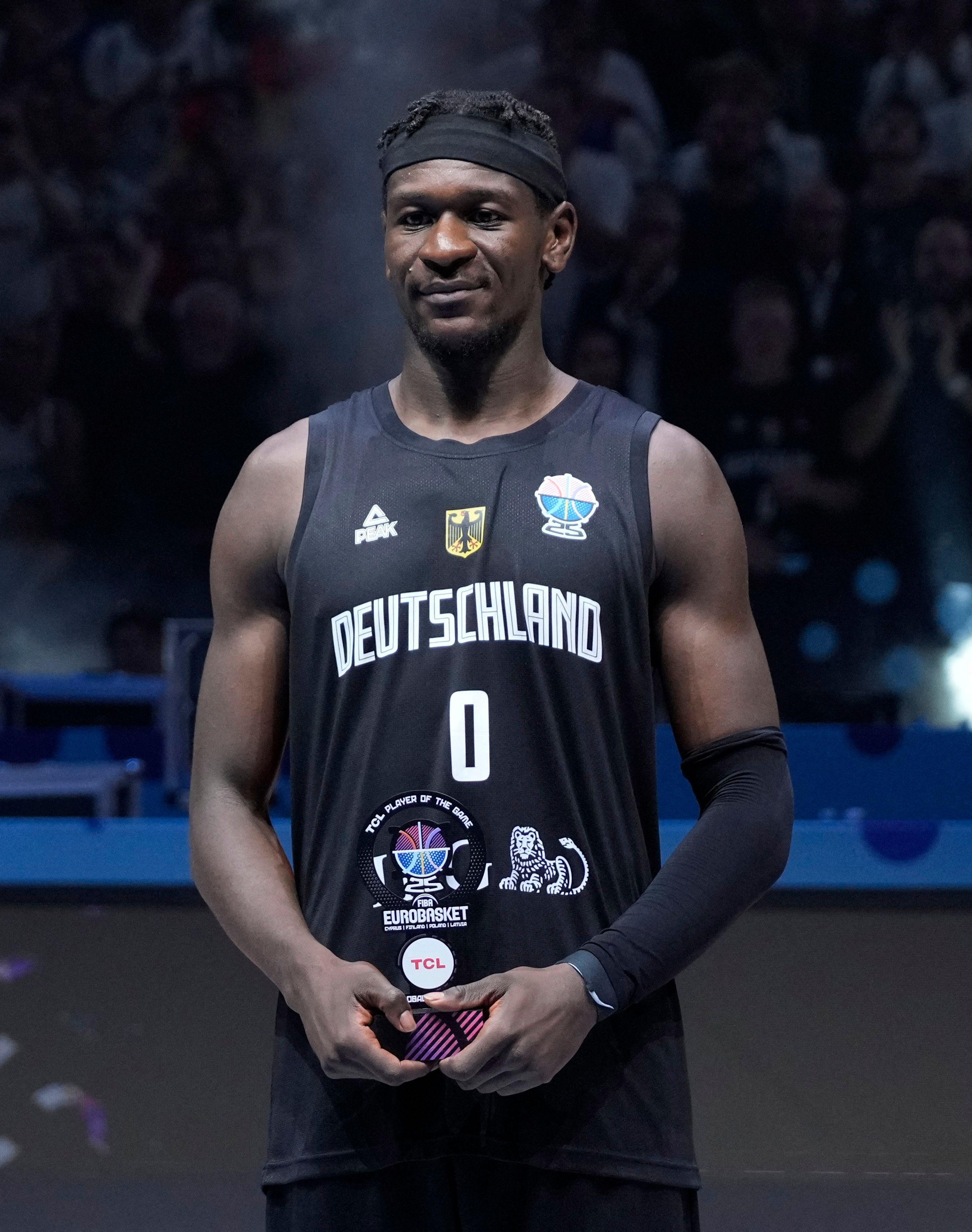 Isak Bonga, Isak Bonga sa priznanjem za najboljeg igrača finalne utakmice Evrobasketa 2025.