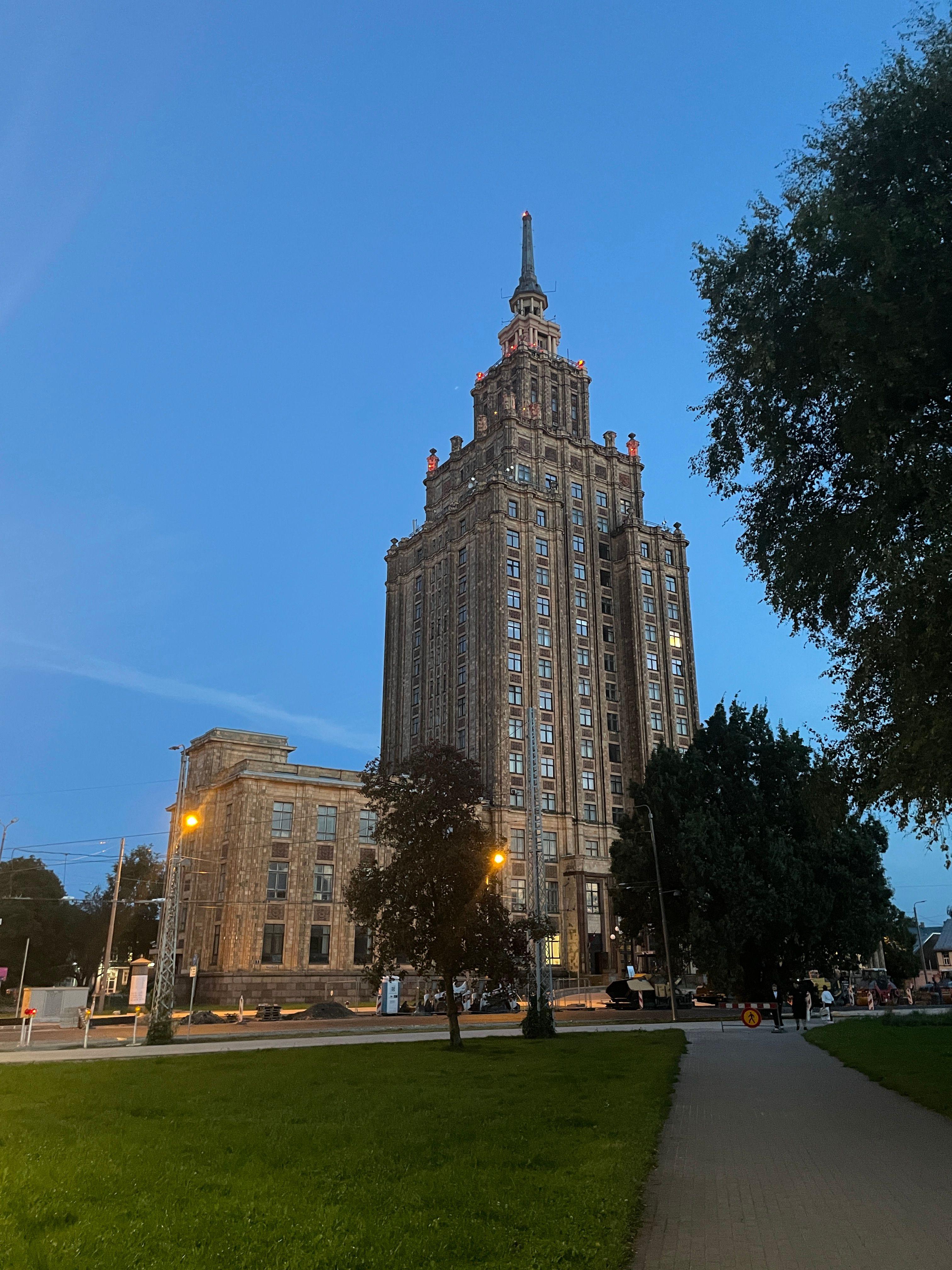 Dnevnik iz Rige: 'Da kucnem u drvo' i provozam se plavo-belim raspevanim tramvajem 5 Letonska akademija nauka