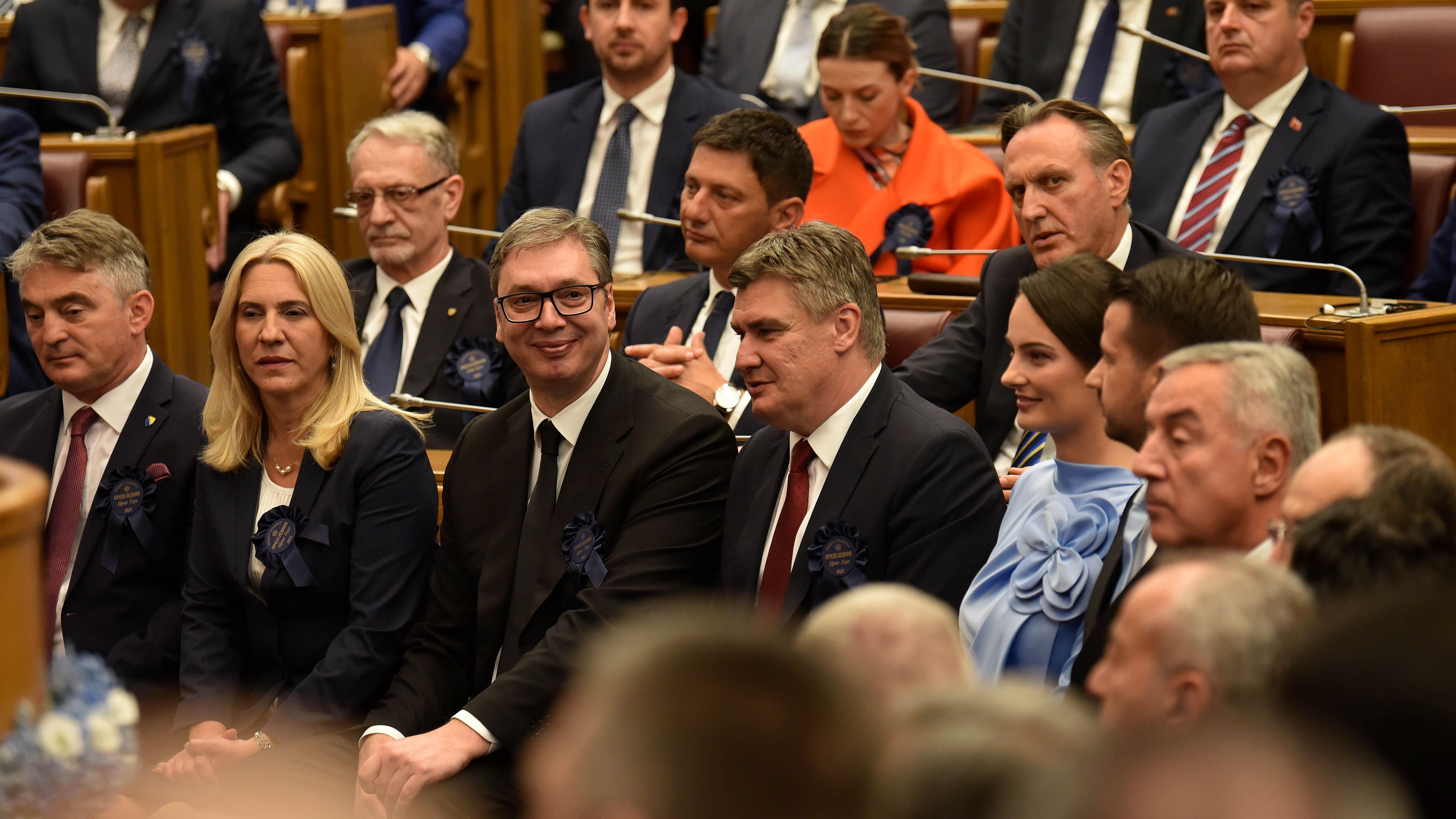 Kakvu poruku šalje vojna parada u Beogradu 4 Aleksandar Vučić sa Zoranom Milanovićem, Jakovom Milatovićem, Milom Đukanovićem i Željkom Cvijanović