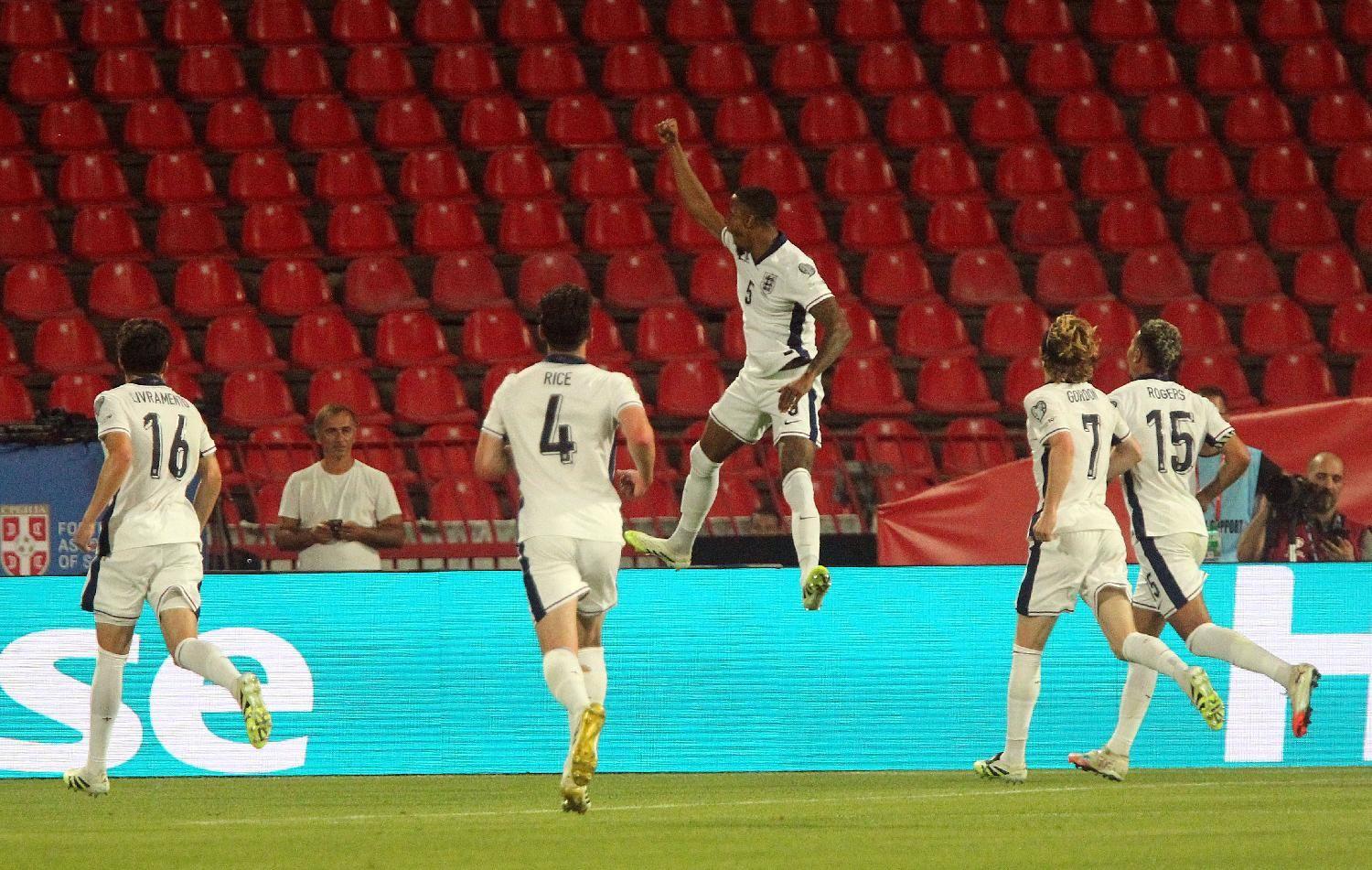 Srbija-Engleska: Brodolom i incidenti na tribinama - u fotografijama 12 srbija - engleska