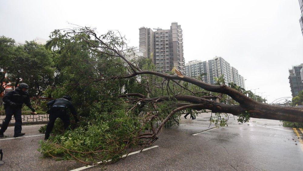 Dva miliona ljudi evakuisano u Kini zbog supertajfuna, na Tajvanu najmanje 15 poginulih 4 supertajfun u hongkongu