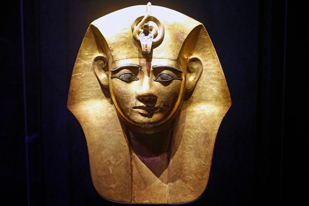 Potraga za drevnom egipatskom zlatnom narukvicom, nestalom iz muzeja u Kairu 2 Amenemopova drvena pozlaćena pogrebna maska