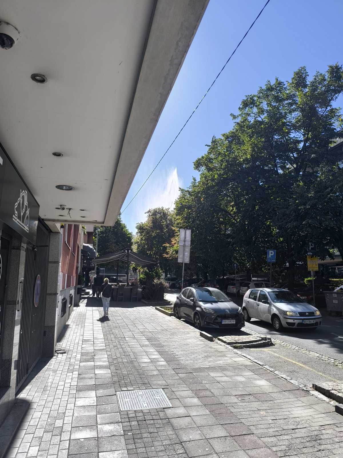 Pukla cev na Vračaru, vodoskok visok preko 20 metara (FOTO, VIDEO) 3 Pukla cev na Vračaru, vodoskok visok preko 20 metara (FOTO, VIDEO) 3