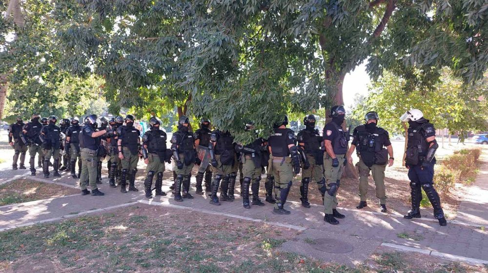 UNS osudio postupanje žandarma koji je novinaru agencije Beta uzeo telefon iz ruku 1