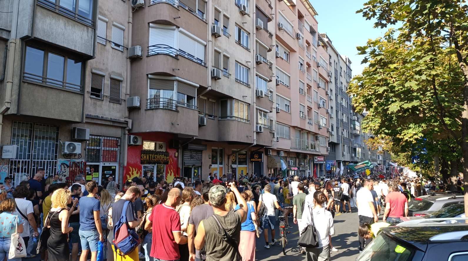 UŽIVO Protest "Indeks je jači od pendreka": Na kraju protesta prosuta crvena farba ispred Sektora unutrašnje kontrole MUP-a (FOTO; VIDEO) 5