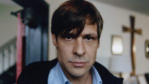 John Maus, kultni underground synth pop muzičar, po prvi put stiže u Beograd, 11. septembra na Zappa Barku.