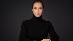 Slovenački film „Belo se pere na 90“ reditelja Marka Naberšnika, posle Sarajevo Film Festivalu na kojem je u međunarodnoj konkurenciji više od dve stotine igranih, dokumentarnih i kratkometražnih filmova dobio veliku naklonost publike (treću najbolju ocenu), zabeležio je uspeh i na Filmskom festivalu Herceg Novi - Zlatnu mimozu za najbolju žensku ulogu ravnopravno su dobile Lea Cok i Anica Dobra koje igraju glavne junakinje.