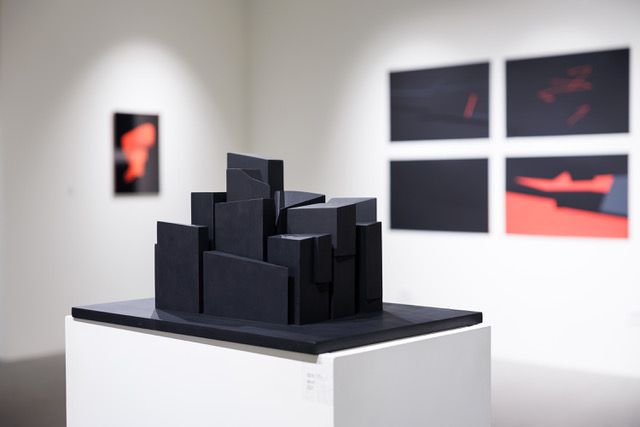 Uzbudljiv svet “S one strane ogledala” Odil Dek: Izložba čuvene francuske arhitektkinje u Galeriji DOTS 2