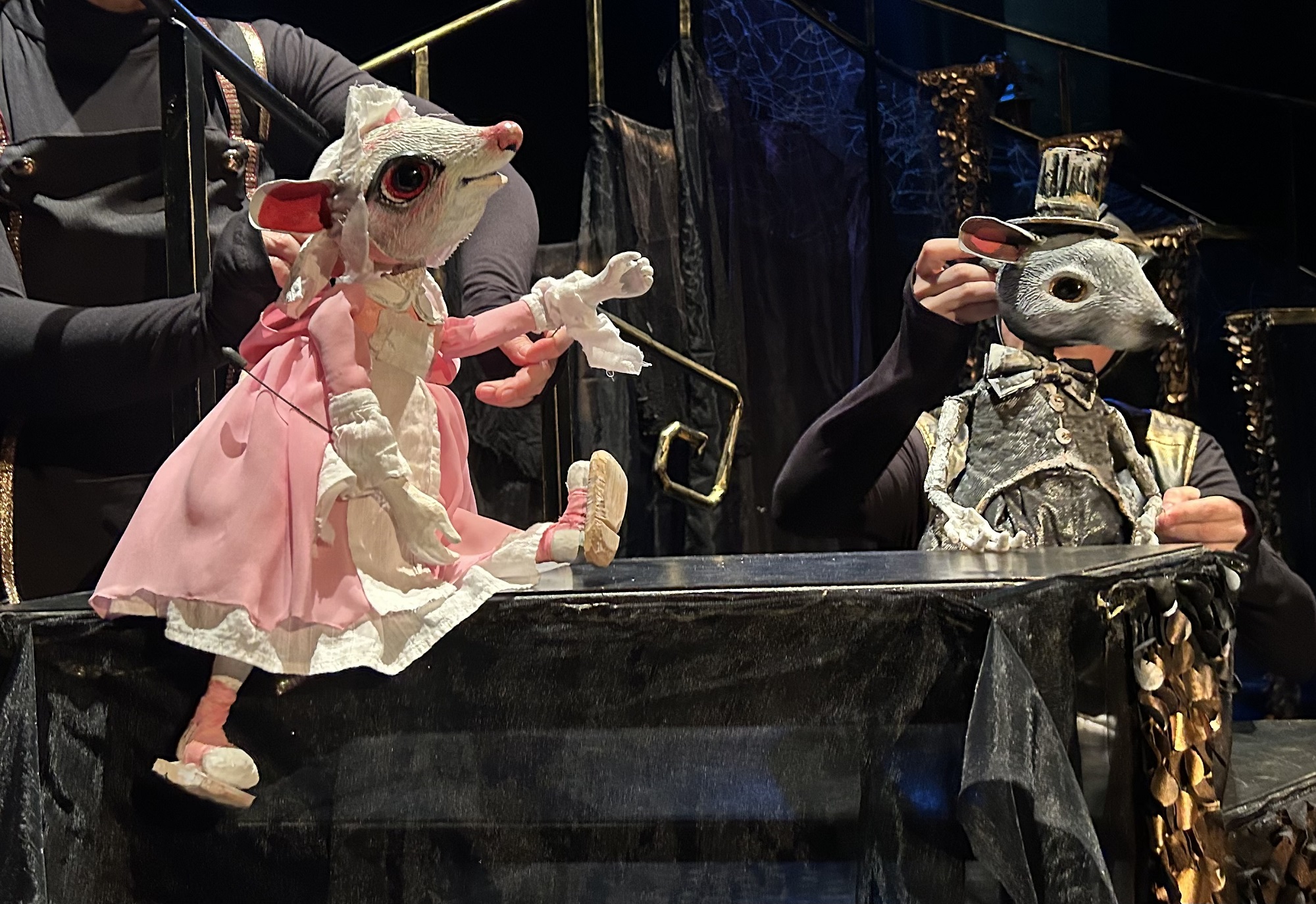 Trinaest predstava iz celog sveta na 32. Međunarodnom festivalu pozorišta za decu Subotica 2 Trinaest predstava iz celog sveta na 32. Međunarodnom festivalu pozorišta za decu Subotica 2