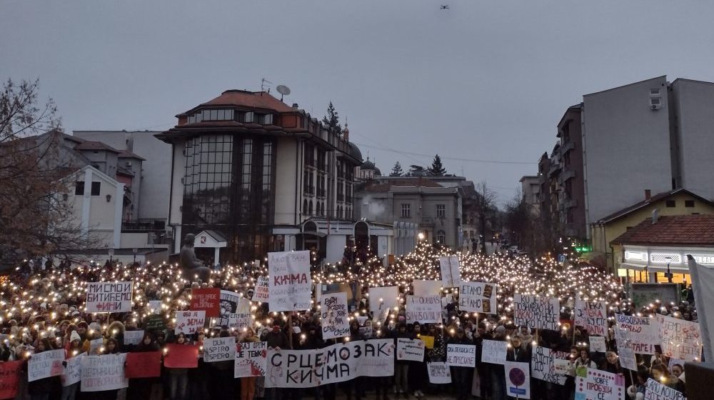 Borba ne prestaje: Srednjoškolci i studenti poizvaju večeras na protest na Đačkom trgu u Kragujevcu 1