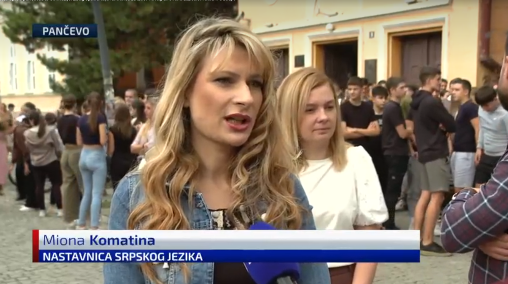 Protest ispred pančevačke Gimnazije: Zbog opstrukcije konkursa za izbor novog direktora zaposleni stupili u štrajk 1
