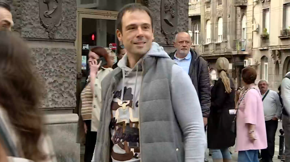 "Neraspoređen u vladi, ali raspoređen u kriminalnim strukturama": Sagovornici Danasa o dolasku Novaka Nedića na protest protiv blokada 1