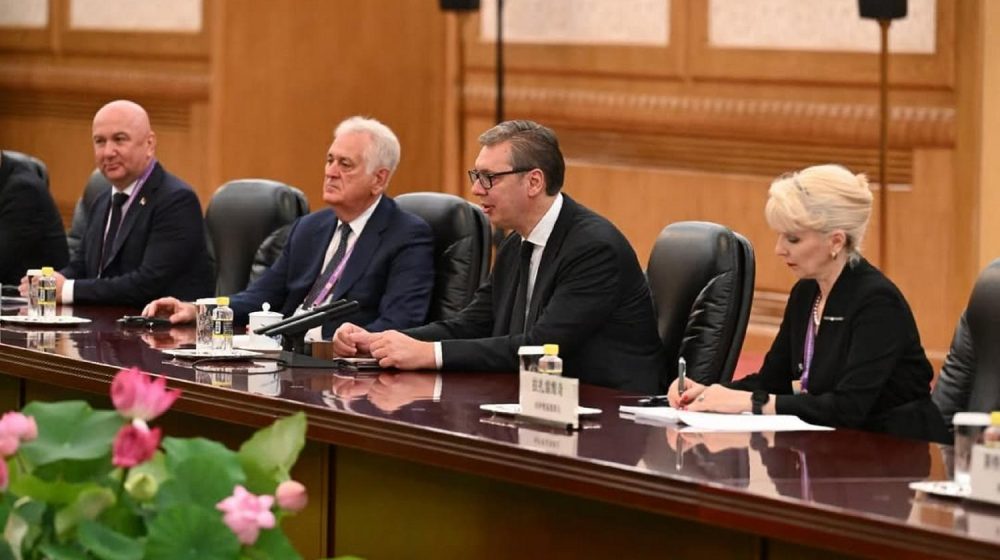 I bivši predsednik u Kini: Koliko građane Srbije košta Nikolićevo povremeno pojavljivanje u javnosti? 1