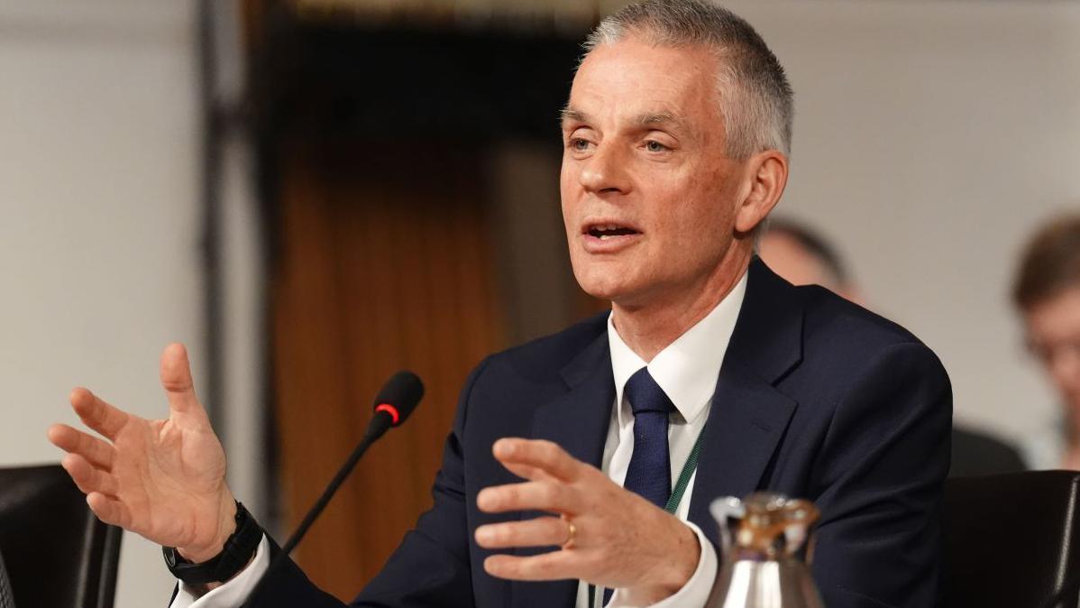 'Niko nije nezamenljiv', kaže BBC direktor posle niza skandala 1 Tim Dejvi