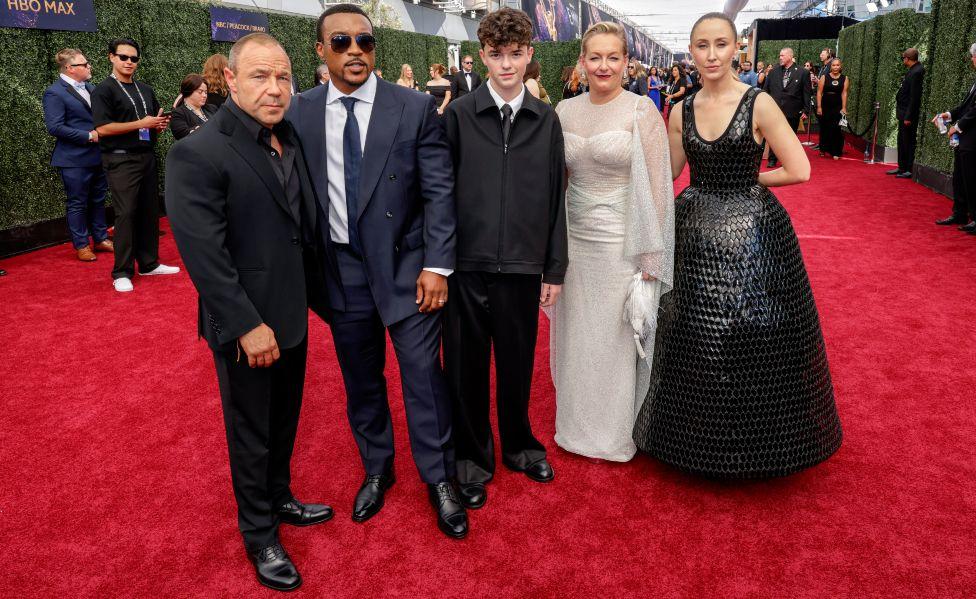 Sidni Svini, Džena Ortega, Selena Gomez i sjaj dodele Emi nagrada u fotografijama 8 Zvezde serije „Adolescencija“: Stiven Grejam, Ešli Volters, Oven Kuper, Kristin Tremarko i Erin Doerti na crvenom tepihu