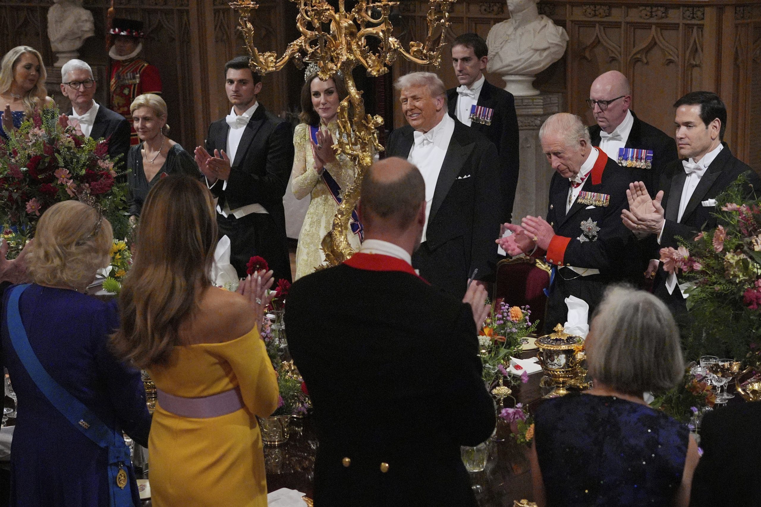 Tramp uživa u kraljevskoj raskoši tokom druge, bez presedana, posete Velikoj Britaniji (FOTO) 4 Tramp uživa u kraljevskoj raskoši tokom druge, bez presedana, posete Velikoj Britaniji (FOTO) 4