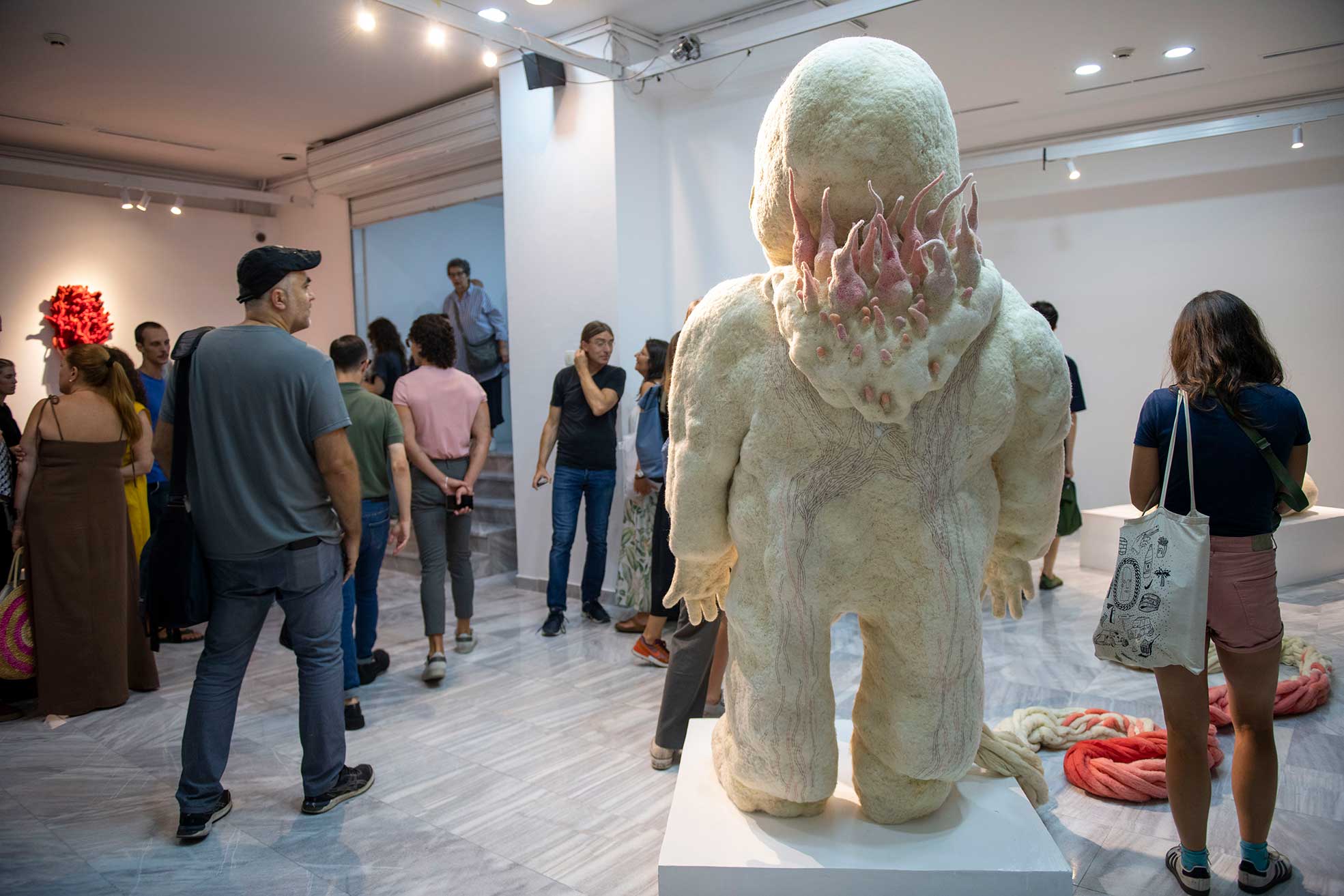 topografija bola Otvorena izložba Topografija bola: Vunene skulpture Arpada Pulaija u Muzeju primenjene umetnosti 2