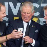 Princ Hari prvi put kod oca posle više od godinu dana 5