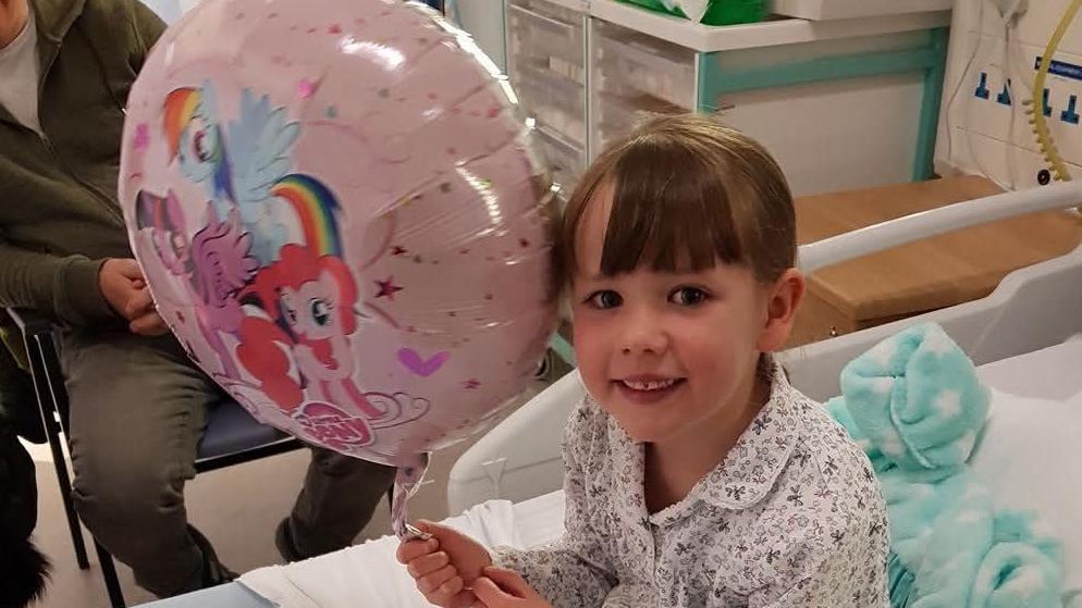 Skarlet Digan u bolnici uoči jedne od operacija