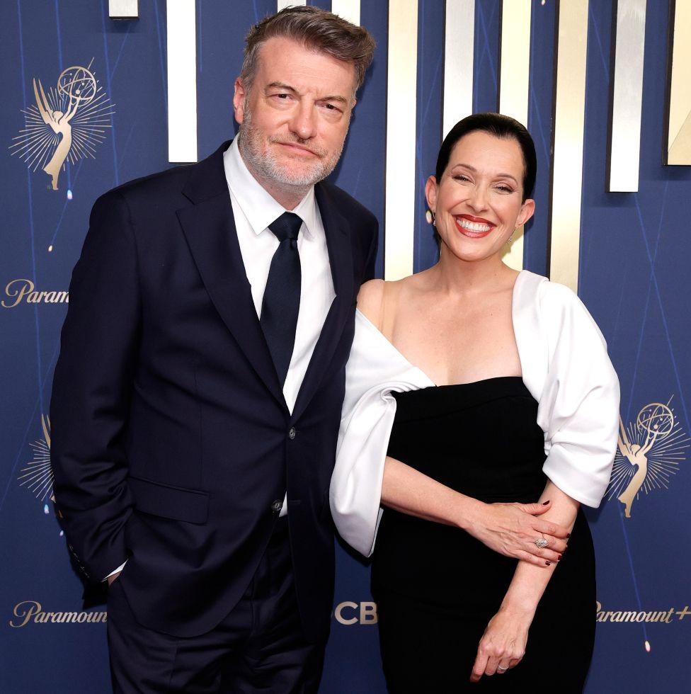 Sidni Svini, Džena Ortega, Selena Gomez i sjaj dodele Emi nagrada u fotografijama 14 Čarli Bruker iz serije „Crno ogledalo“ i Džesika Rouds, izvršna producentkinja