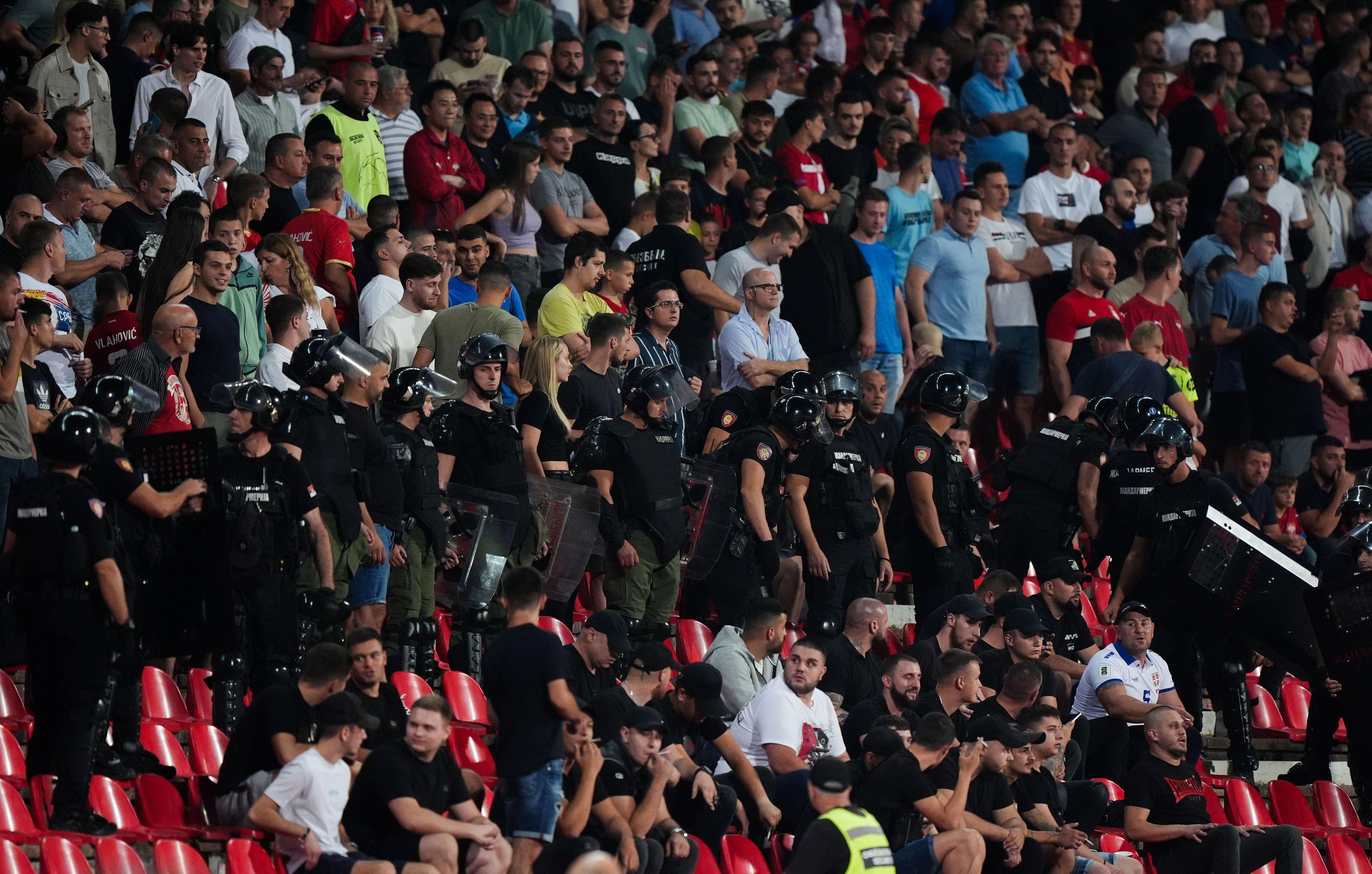 Srbija-Engleska: Brodolom i incidenti na tribinama - u fotografijama 5 srbija - engleska, incidenti na utakmici srbija - engleska