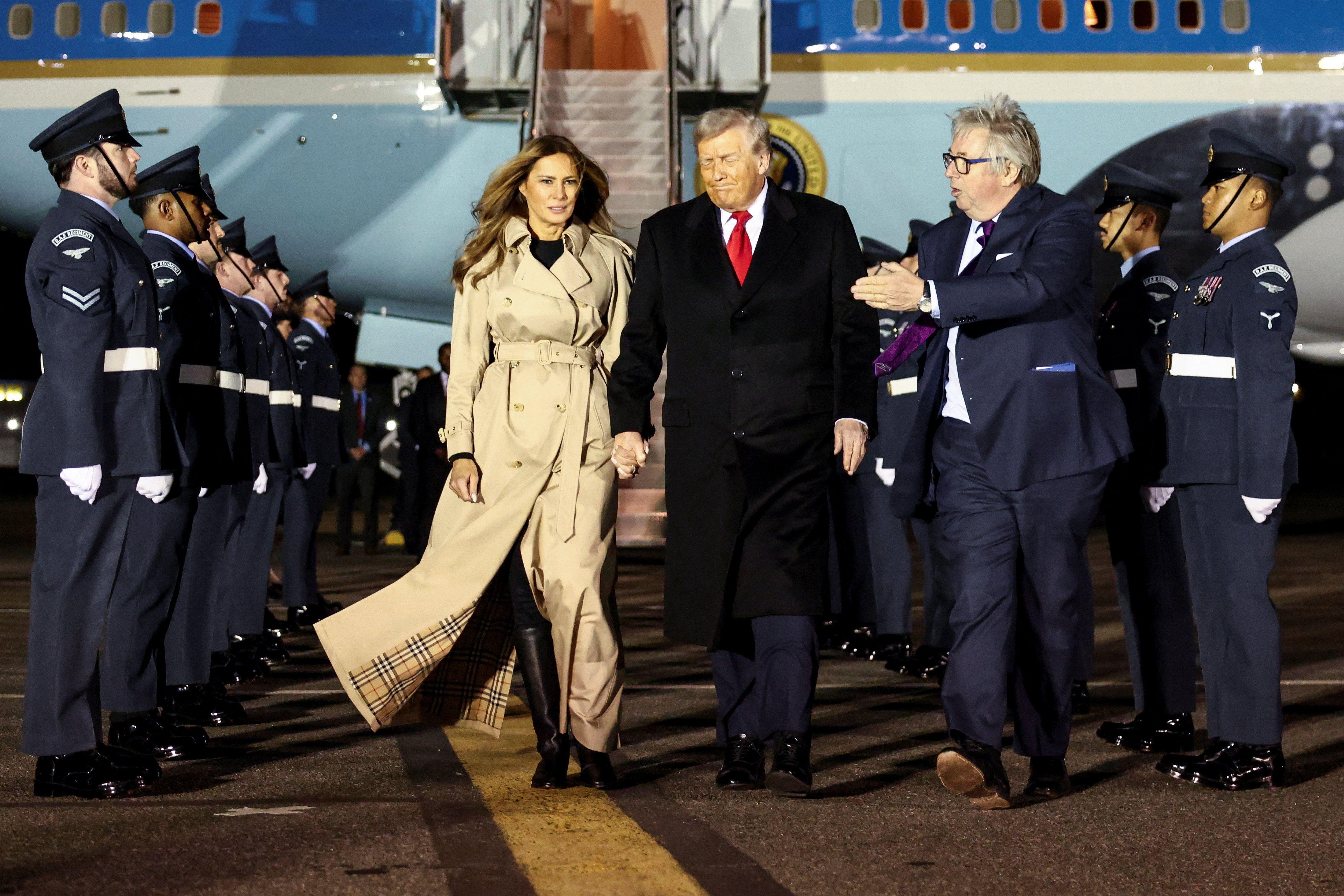 melanija i donald tramp po sletanju u veliku britaniju septembra 2025.